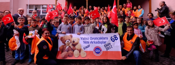 Yalnız Oyuncaklar Yeni Arkadaşlarıyla 68.kez Sinop’ta buluştu.